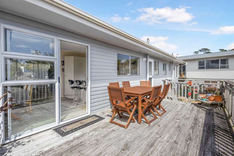 4 Kahikatea Grove Paparangi_11