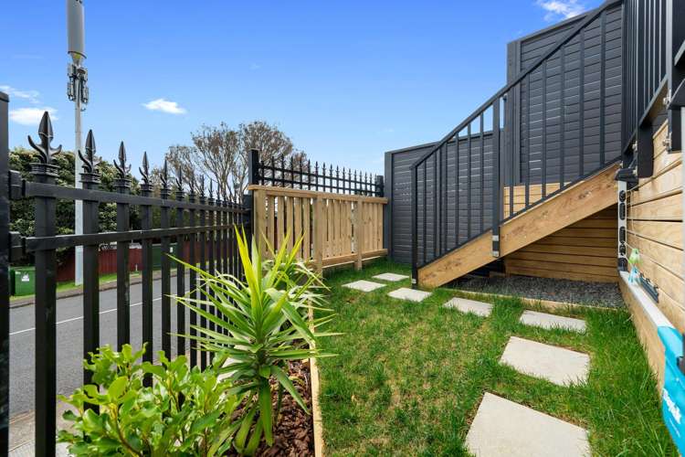 1-6&10-20/42 Captain Scott Road Glen Eden_13