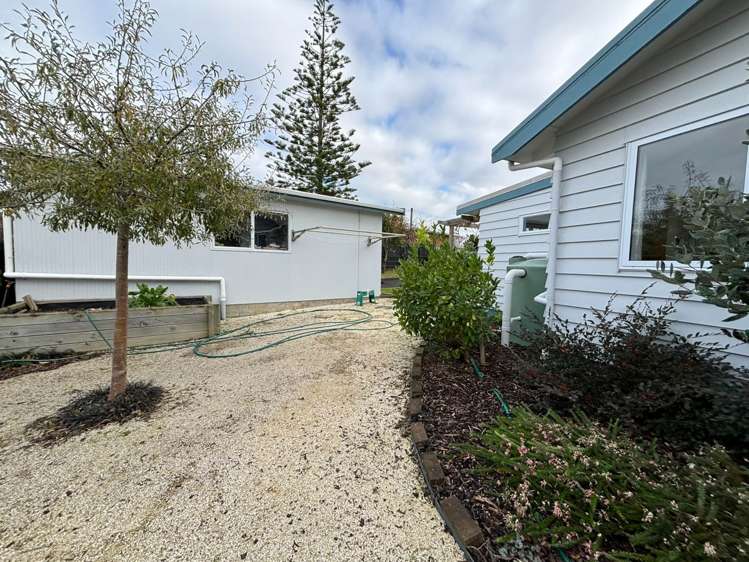 102a Titirangi Road New Lynn_38