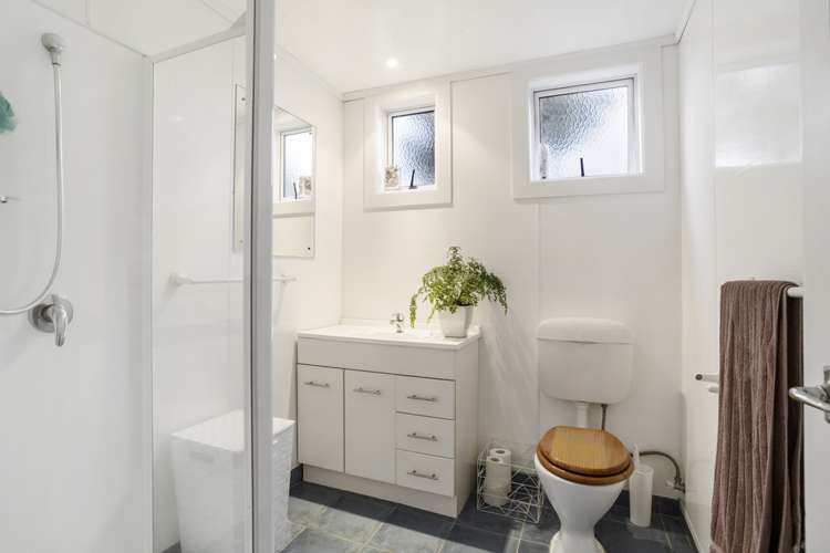 22 Enderby Drive Te Atatu Peninsula_21