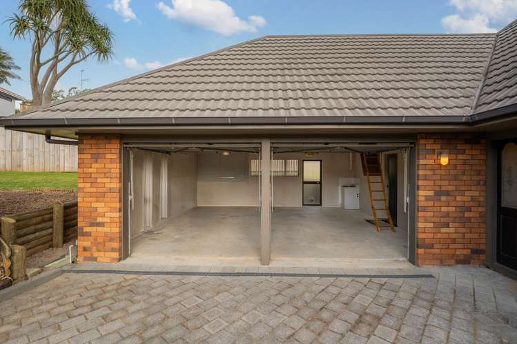 2/6 Waikato Place Saint Johns_30