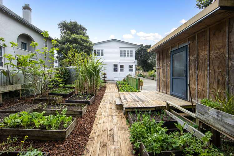105 & 105A Richardson Road Mt Albert_19