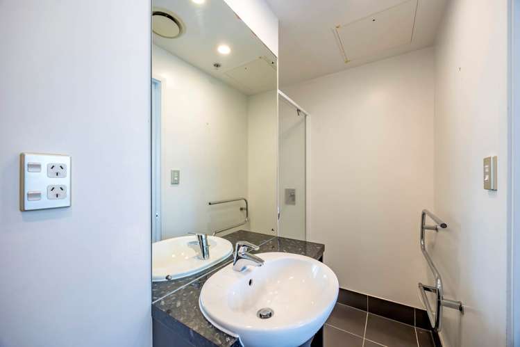 701/74 Albert Street City Centre_10