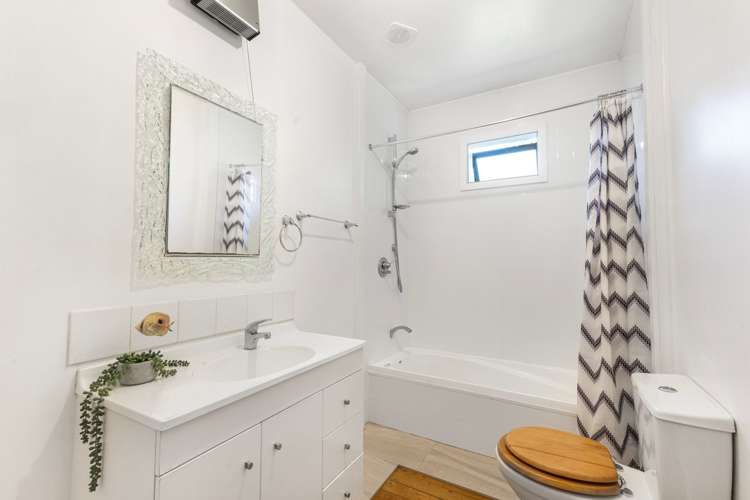 5 Julian Road Warea_11