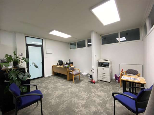 Suite 6 at 127 Collingwood Street Hamilton Central_2