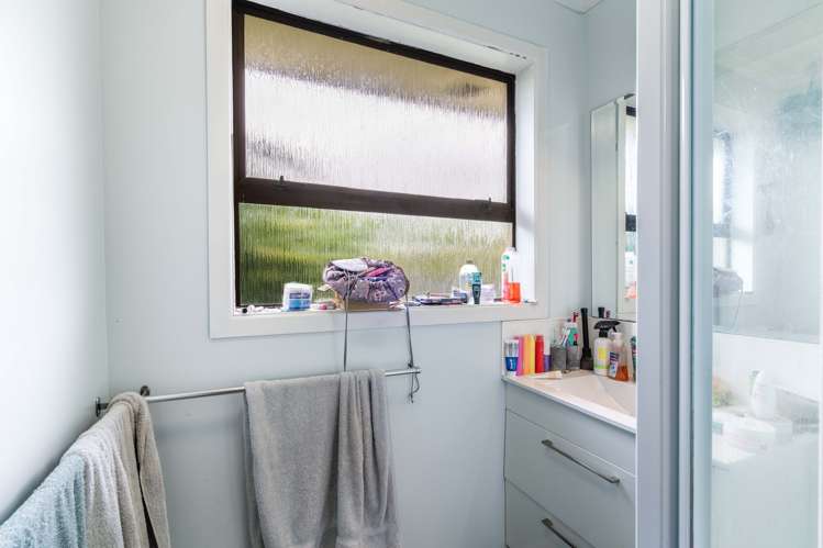 92 Edinburgh Crescent Waikiwi_11