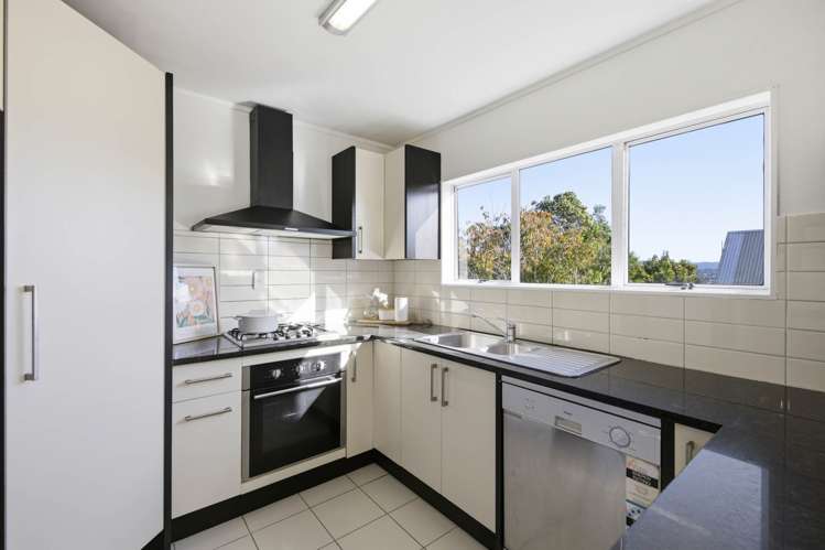 2/8 Chalmers Street Avondale_6