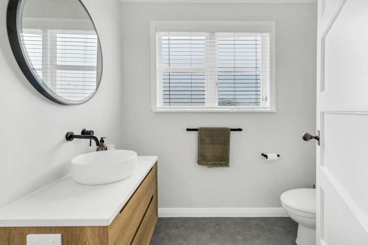 1092 Great North Road Point Chevalier_10