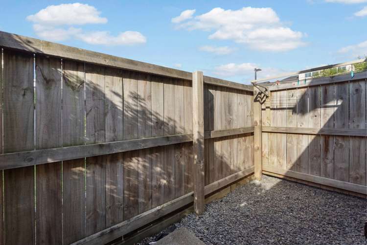 16 Chiefs Court Hamilton East_5