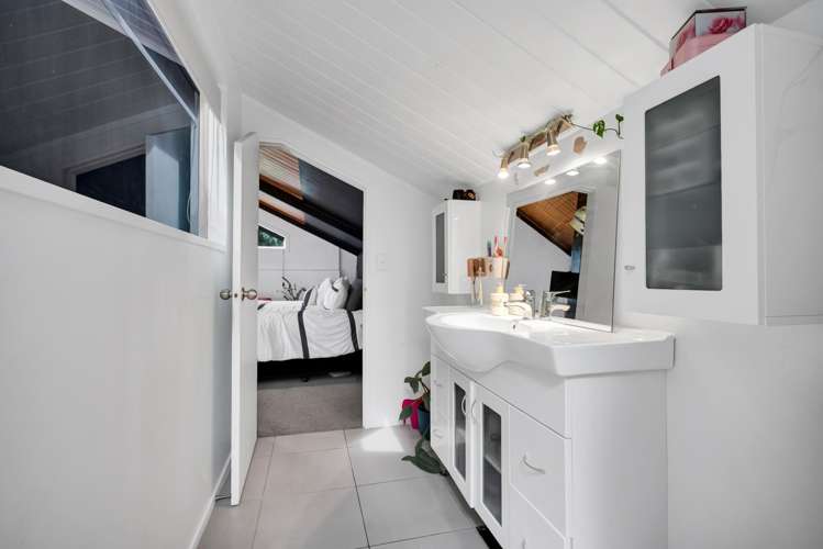 330 Kelly Road Lepperton_24