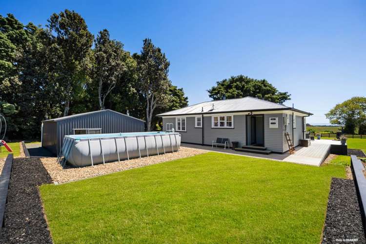 1423 Awhitu Road Pollok_11