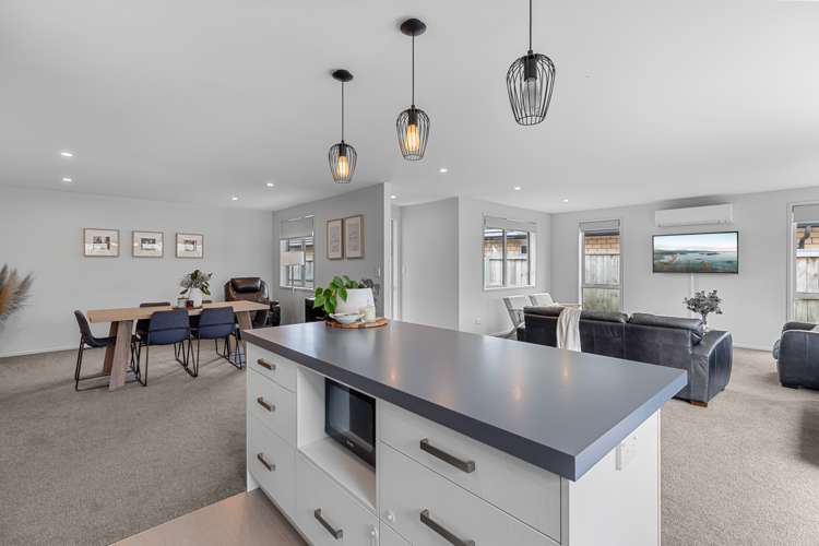 110 Puhirake Crescent Pyes Pa_13