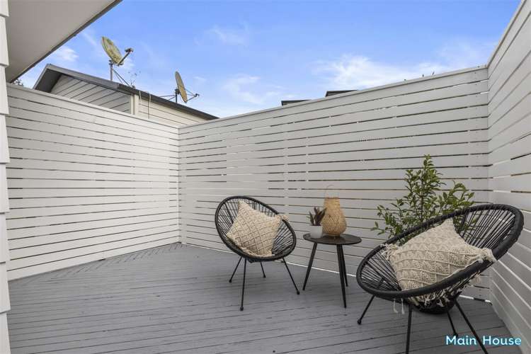 8 Kupari Place Totara Vale_11