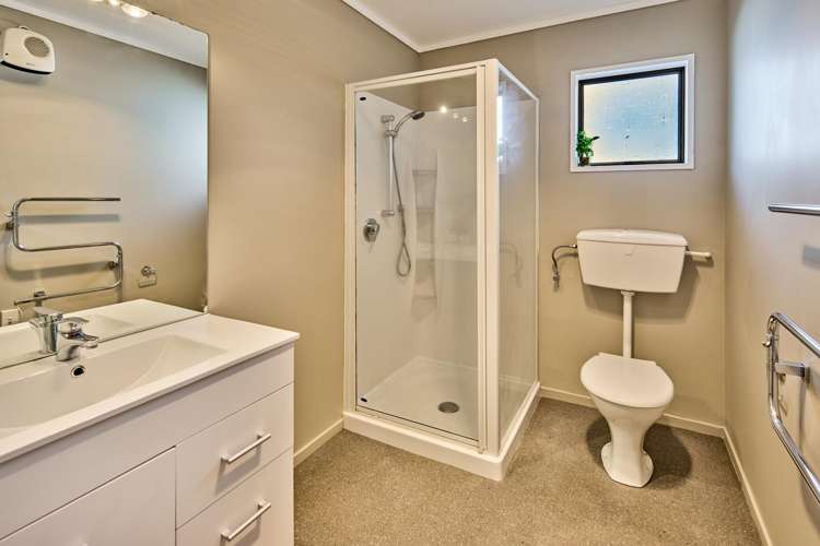 84 Leeward Drive Whitby_11