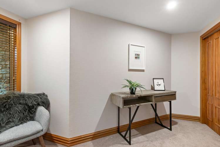 732 Peninsula Road Kelvin Heights_22