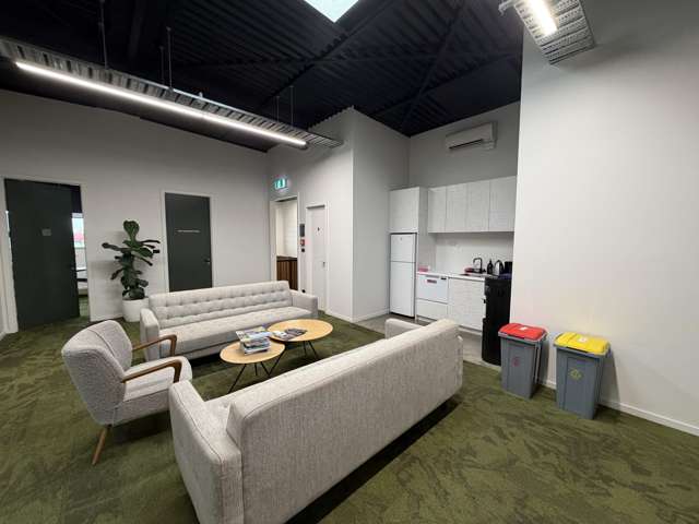 Room 8/209 Queen Street East Hastings_4