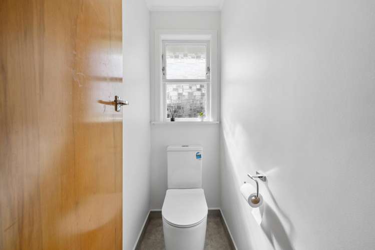 39 Lynda Avenue Paparangi_12