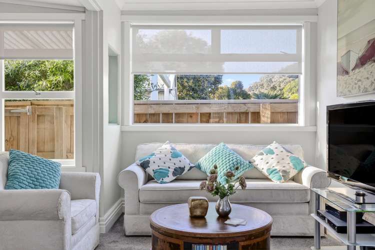 417 Thames Coast  Road SH25 Te Puru_14