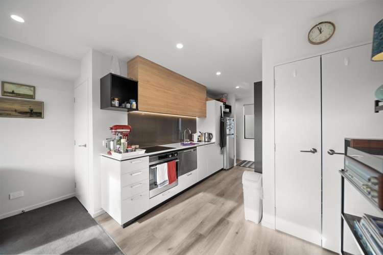 11/24 Percy Street_5