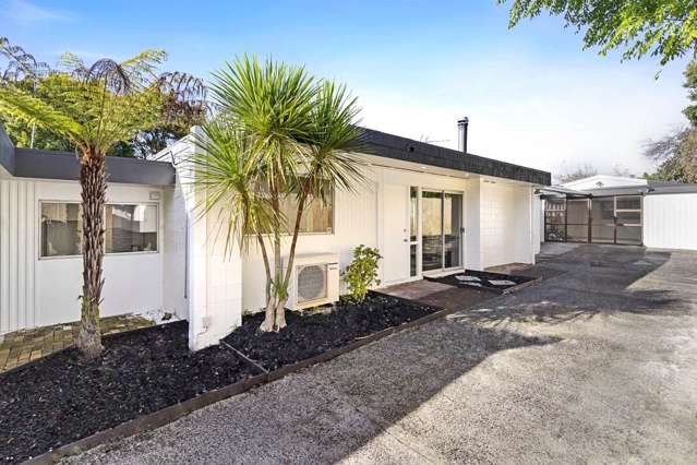 Stylish Gem In Pakuranga Heights!