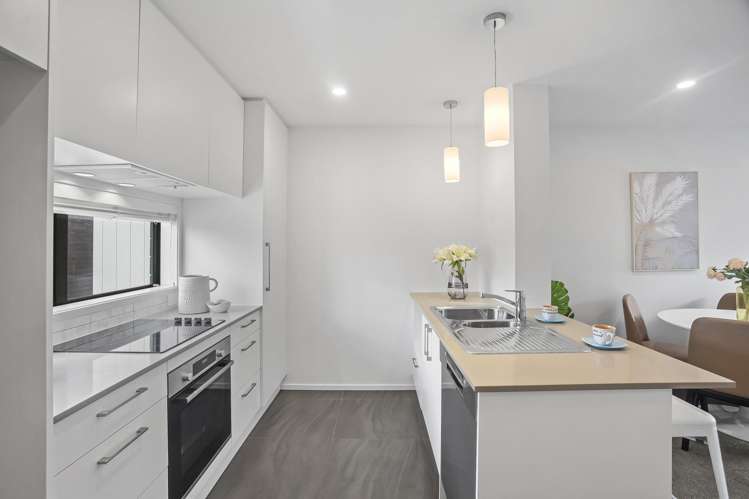 4/10 Shamrock Lane Te Atatu Peninsula_12