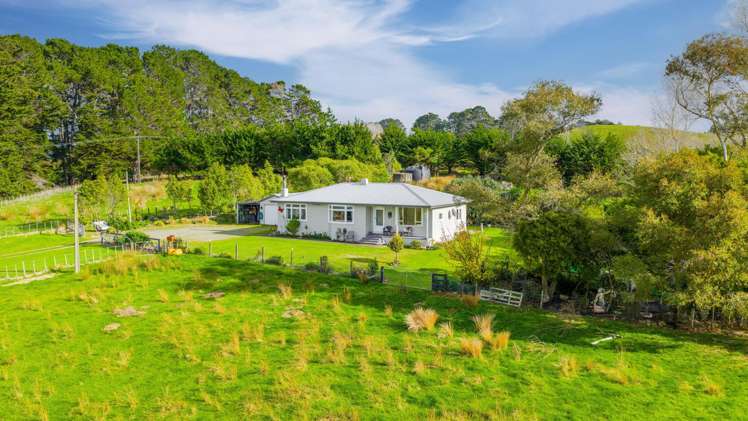 711 Blackhead Road Porangahau_25