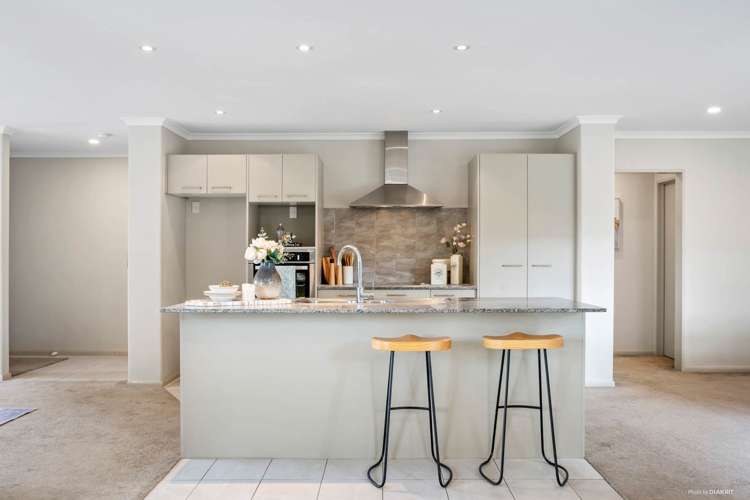 5 Savona Drive Flat Bush_23