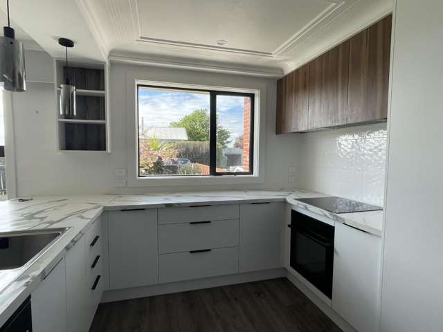 77 Martin Street 10560_1
