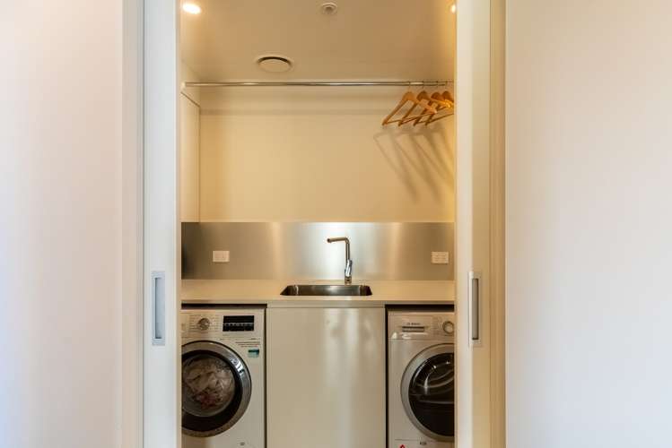 10 Seascape View Paremata_24