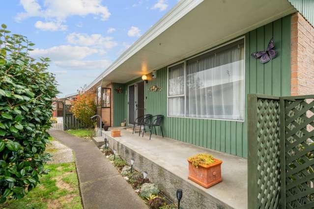 29a Salford Avenue Redwood_1