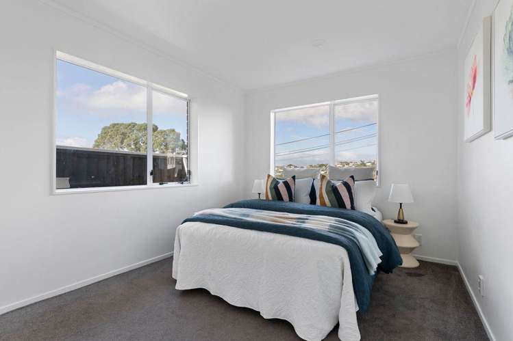 2/9 Colmar Road Mellons Bay_25