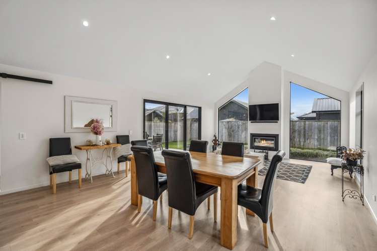 16 Leicester Street, Hanley's Farm_4