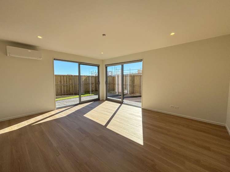 15 Estival Drive 11103_2