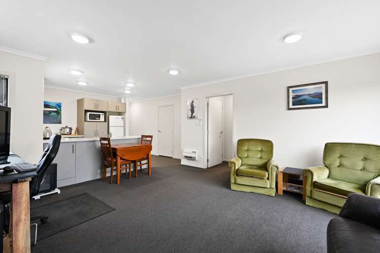 2/9 Albert Street Hamilton East_7