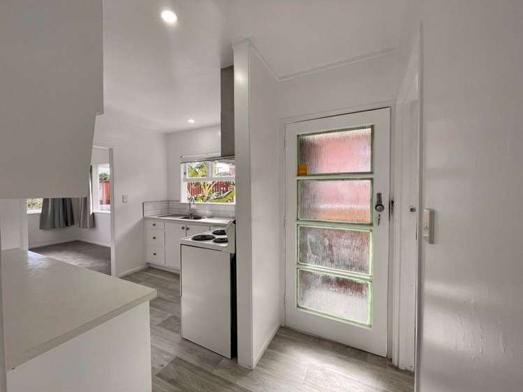 16 Kay Drive Blockhouse Bay_11