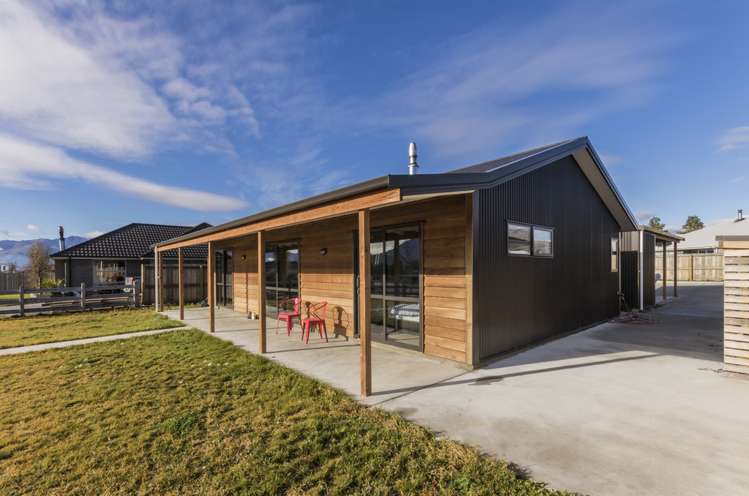 71 Frye Crescent Albert Town_2