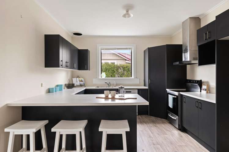 73 De Lautour Road_1