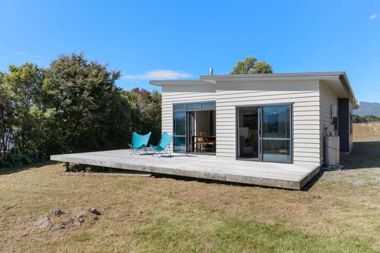 2766 Lake Ferry Road Pirinoa_14