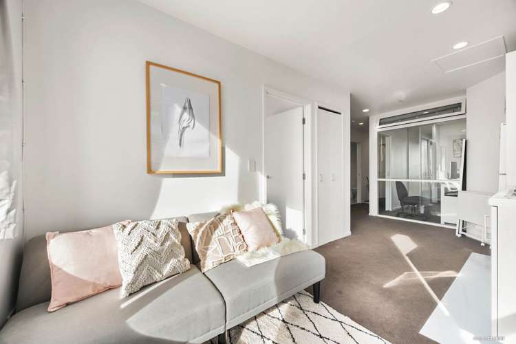 1201/36 Eden Crescent_2