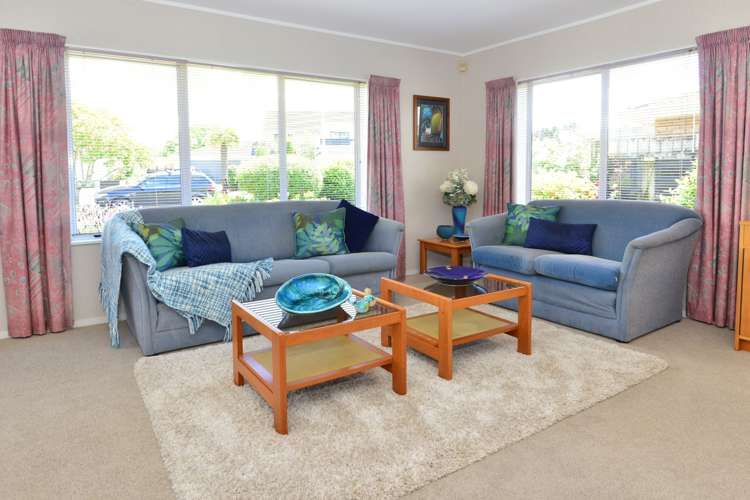 1 Barton Place Orewa_3