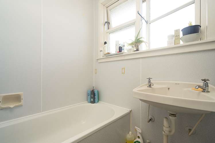 30 Avro Crescent Hornby_8