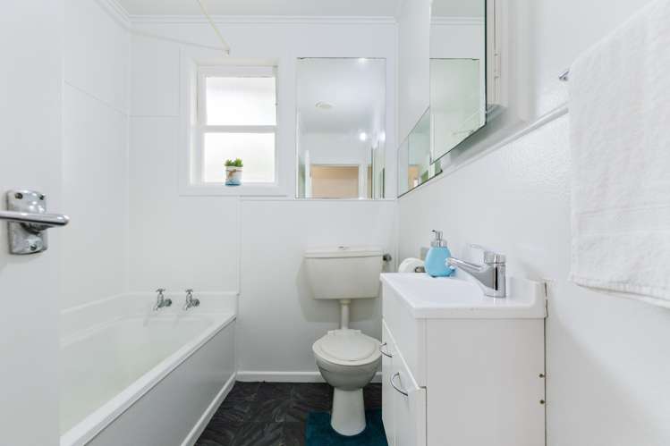 8 Marewa Street Te Atatu South_14