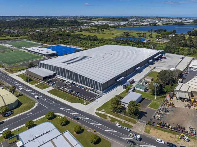 FLEXIBLE HIGH-STUD WAREHOUSING – UP TO 5,000M²...