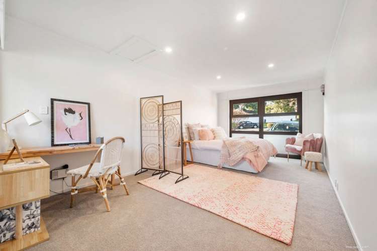 2/918 Beach Road Waiake_7