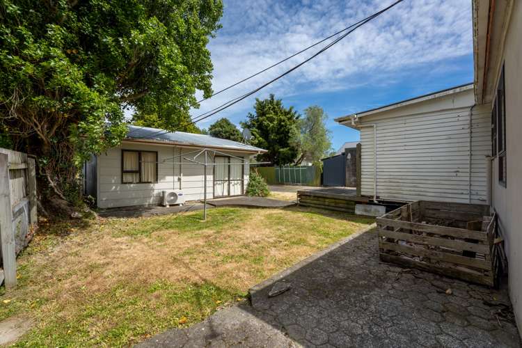 2 Gibson Crescent Naenae_18