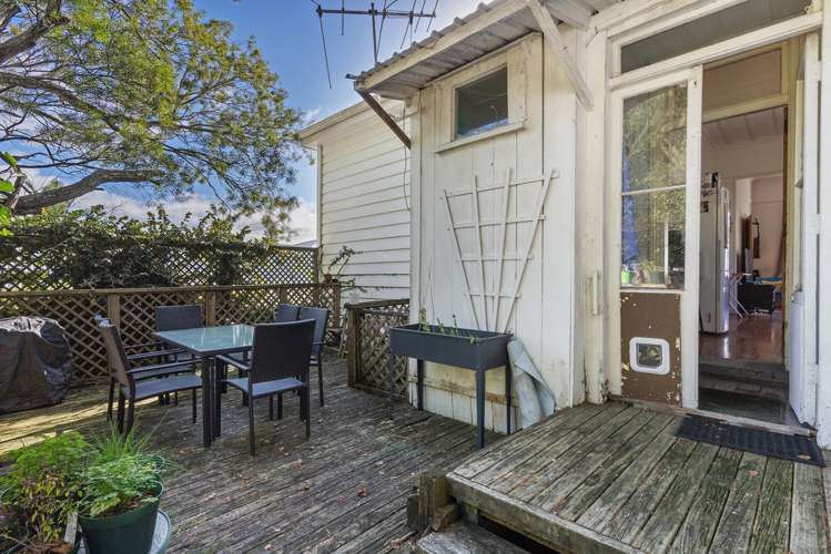 2 Mostyn Street Kingsland_12