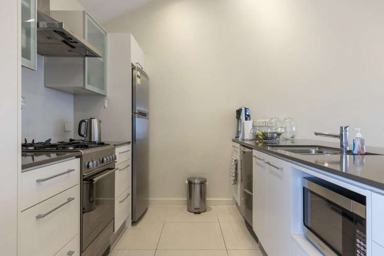 31 Chateau Crescent Rangatira Park_12