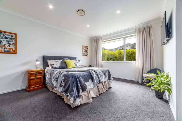 15 Alan Livingston Drive Cambridge_13