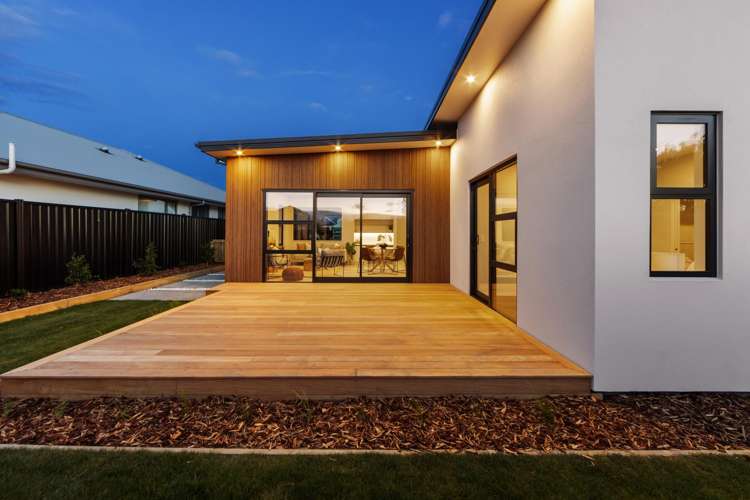 14 Elsie Lange Way Casebrook_20