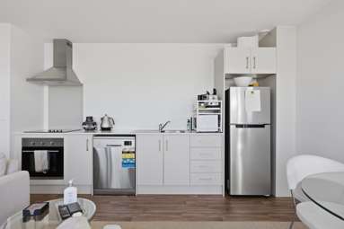 52/17 Owens Place_2